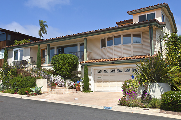 House with room over a garage